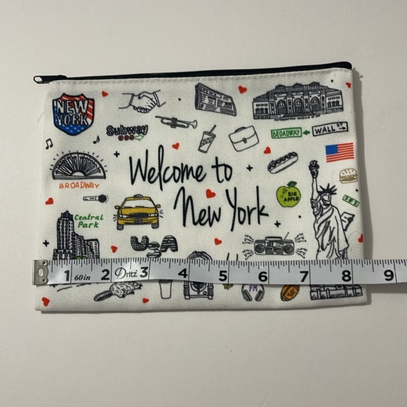 New York City Make up Bag with separate zippered pouch - Picture 7 of 10